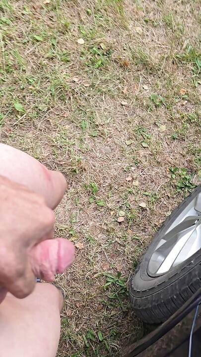 I'd rather fuck the car in the exhaust pipe or rim than tire my hands