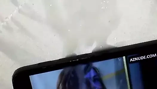Milla jovovich boşalma anısına