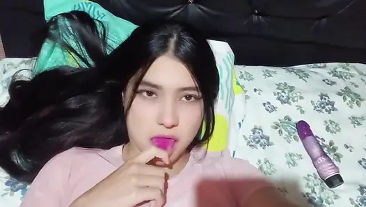 Sex mit einem geilen mädchen nach der rückkehr nach hause