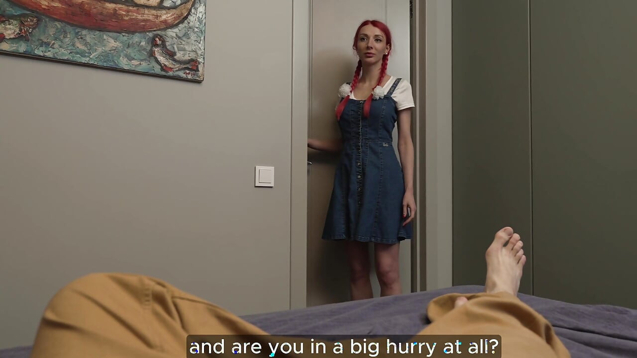 Pengasuh berambut merah untuk uang siap tidak hanya membantu di sekitar rumah, tetapi juga menghisap pemilik rumah