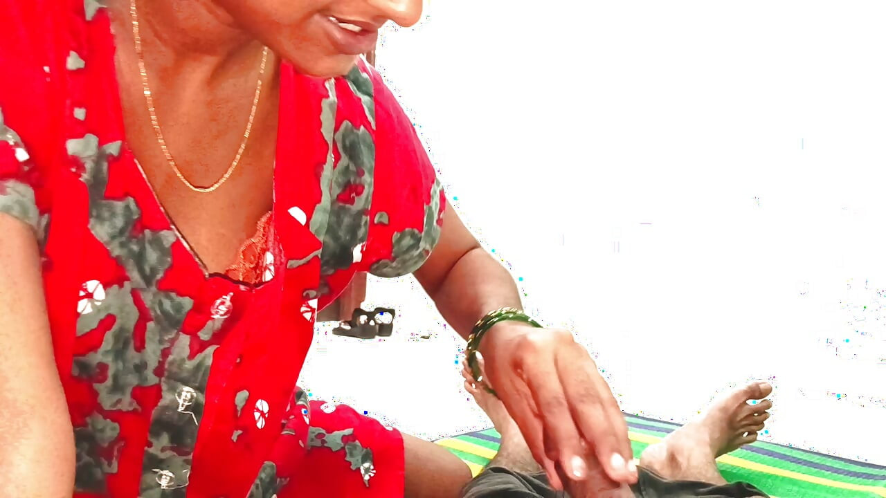 Desi bhabhi haciendo paja, mamada y paja con tetas, luego corrida del marido