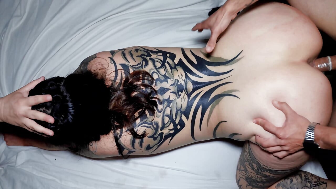 Tattooed girlfriend shared with best friend! THREESOME Knock Knock Club