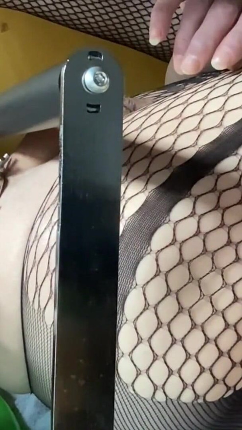 Sissy jest wypełniona 100 cm ekstremalnym dildo - część 1 z 2 | Klip 2