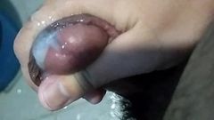Mi primer video masturbándose en la ducha