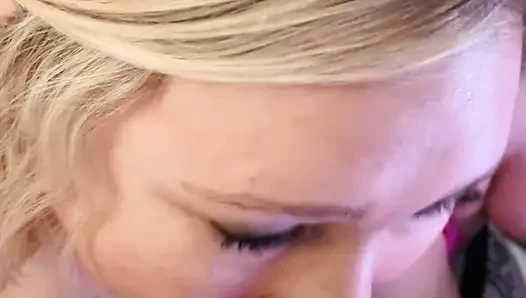 Piggy Rose сосет толстый член медведя в прямом видео от первого лица