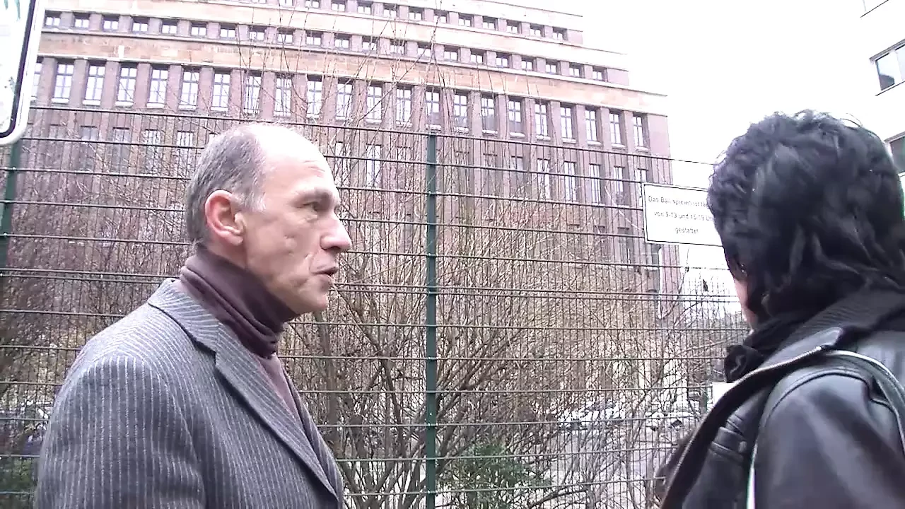 Ludi i probušeni umovi - vruća priča #01