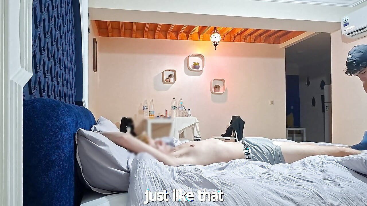 Mladý český voják zkouší gay sex, když jeho přítelkyně není poblíž - "jirkan"