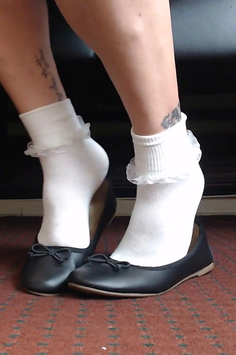 Dainty ruffled socks ballet flats