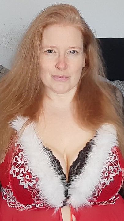 Quickly Squirt in Your Santa's Face