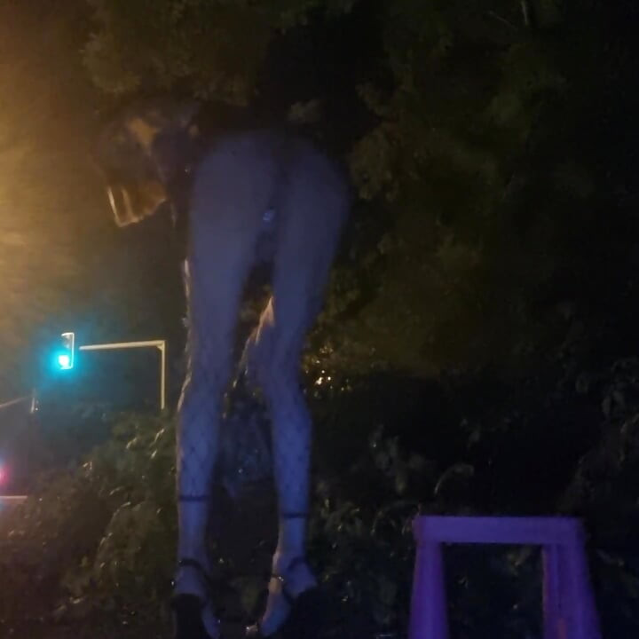 A Whore in a Mini-Skirt Ras du CuL, on the Edge of the🛣Nationale 7 in BRUNOy. 2H00 VaneSsaBiTCHx PariSChienneTrvprod⁹¹