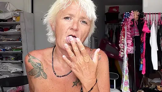 POV: MILF Masturbation