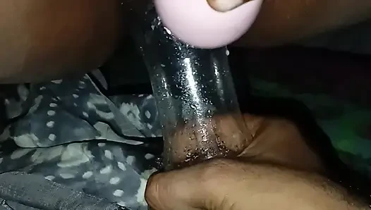 Kakak ipar berhubungan seks dengan botol hari ini