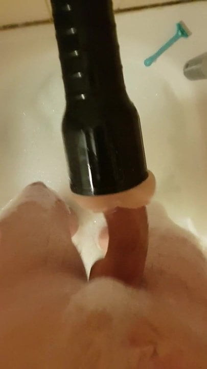 淋浴间里的Fleshlight