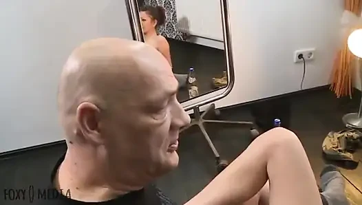 Tatlı Natalie, Egon tarafından ömür boyu alınmayı sever