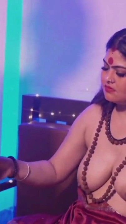 Zgodna desi prelepa devojka se jako jebe | Klip 1