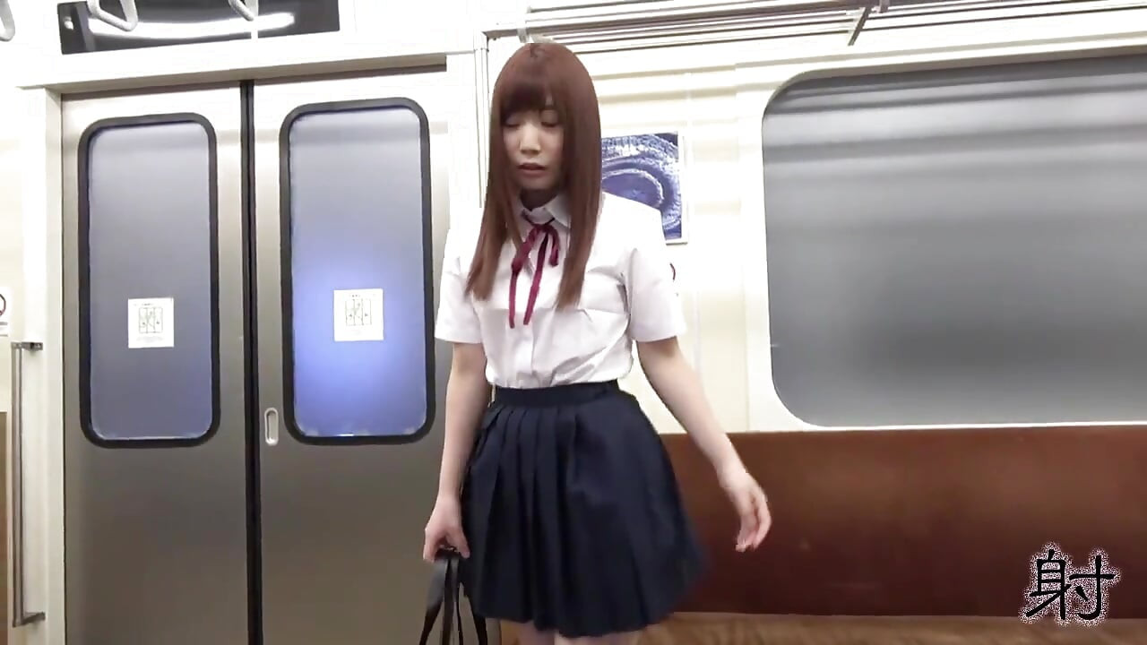 אסיאתיות זונות מוצצות ברכבת