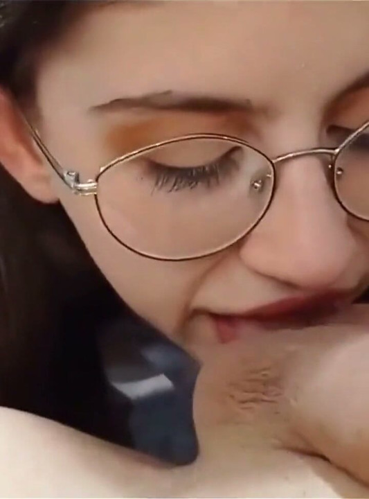 Shanaxnow modelo ela pratica um boquete para seu professor passar shanaxnow modelo