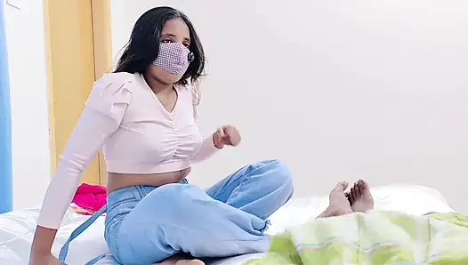 18+ college girl learn how to satisfy her boyfriend