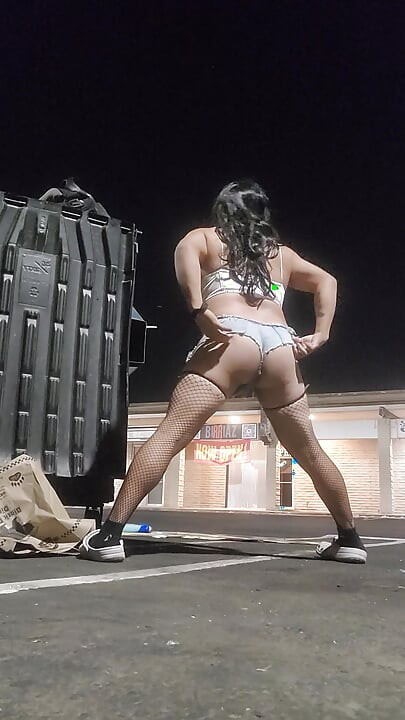 Crossdress Sissy slut public
