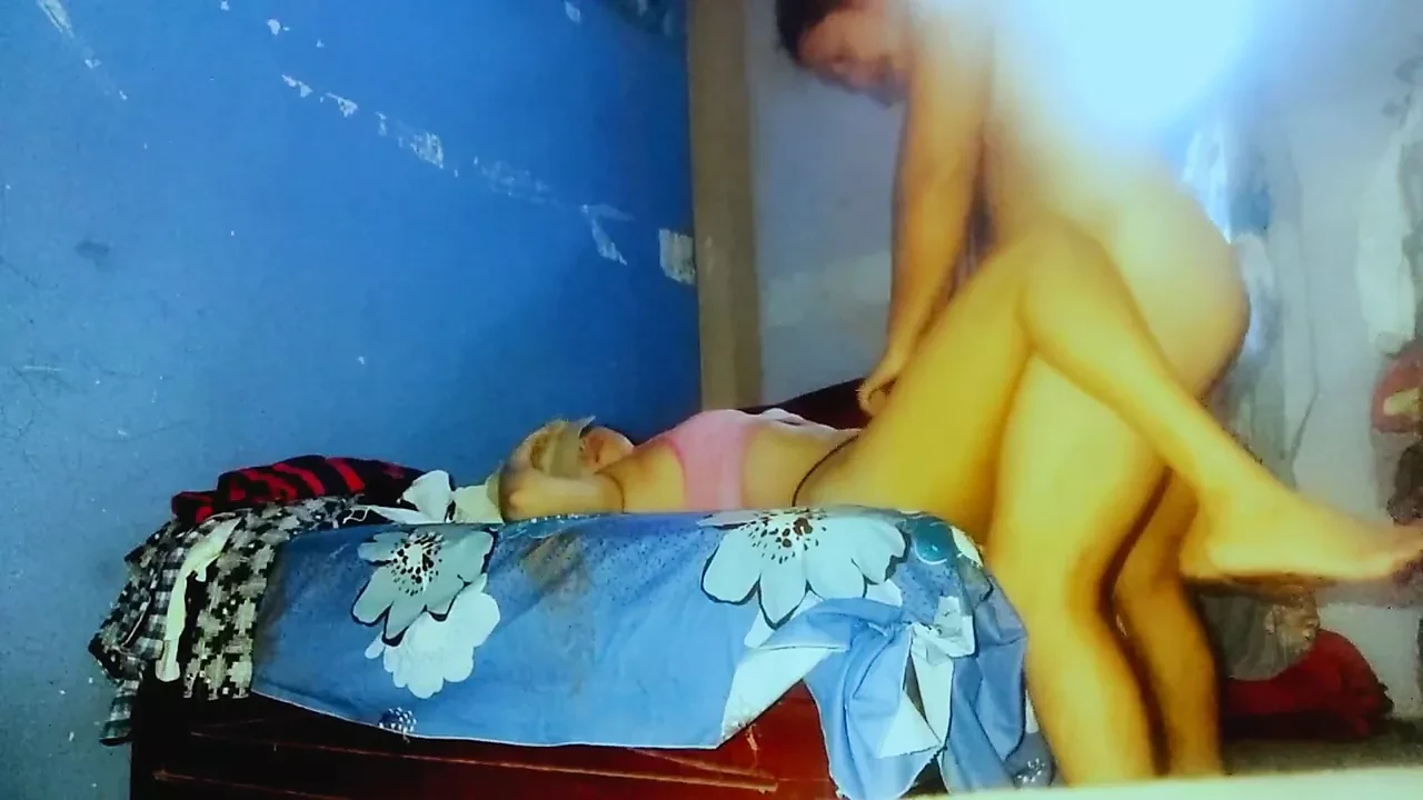 THE SWEET STEPMOTHER FUCKING WITHOUT A CONDOM WITH THE STEPSON