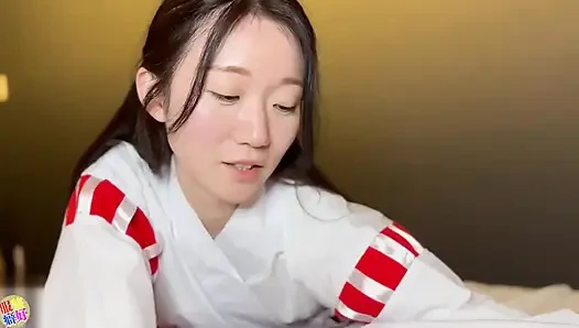 Eine verzauberte Stunde mit einer echten Miko