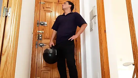 STUDENT COLLEGE FUCKED BY DELIVERY MAN