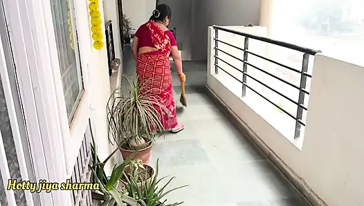 Ghar me kam karane wali maid ko malik ne choda