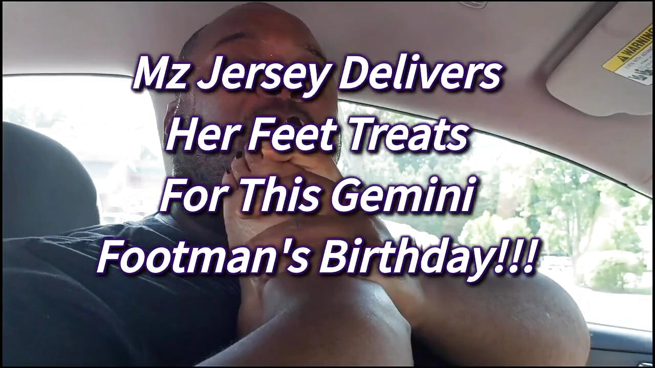 Mz Jersey Honors My Birthday by Giving Her Meaty Size 8.5 Feet as Birthday Cake