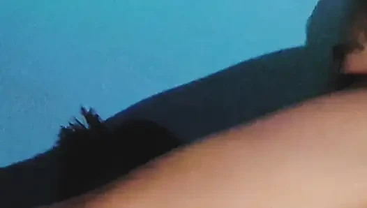 Ein mädchen aus dem bus