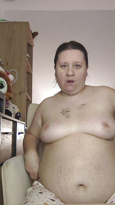 Πίπα με πολύ σάλιο και μουνί με δονητή