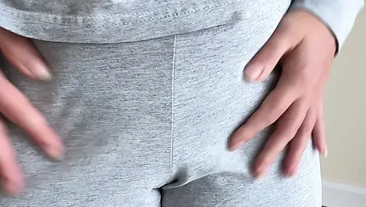 Трогательный Фетиш С Вырезом В Серых Пижамных Штанах