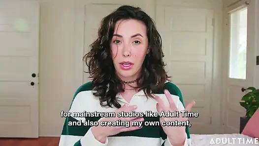 Casey Calvert Hancurkan Koleksi Berharga Penggemar! | Pornstar Interview | Khusus orang dewasa