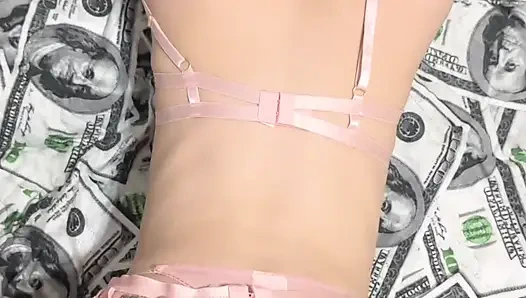 Bakış açısı: sevimli üvey kız kardeş sıkı pembe amcığını esnetmeme izin veriyor