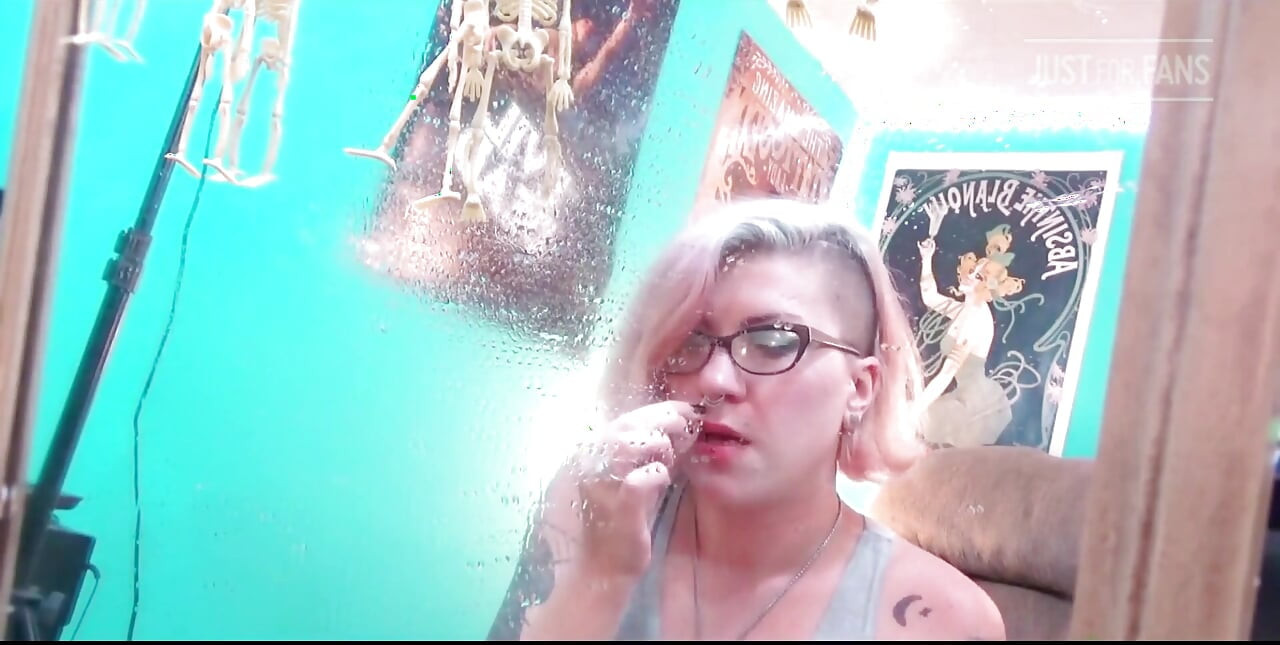 Mirror Sneezing
