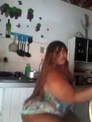 Bbw big booty dancing