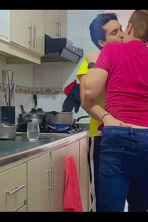 私たちは、近所の人たちが最後に私たちを見るほど激しくファックしました