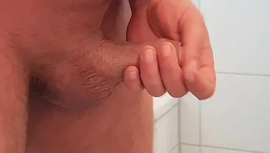 Yarakla mastürbasyon yapıyor