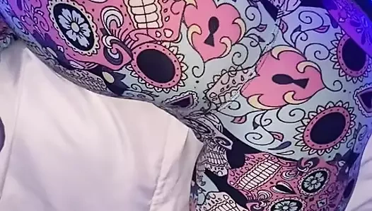 Kompilasi pantat bahenol melove dengan celana ketat