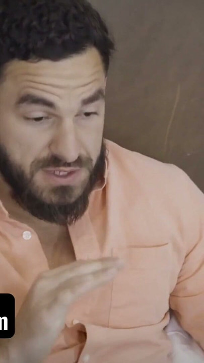 Hayalet üvey kız kardeşler rastgele bir adama musallat oluyor, çünkü büyük bir yarağı var ve cehenneme gitmek istiyorlar | Klip 1