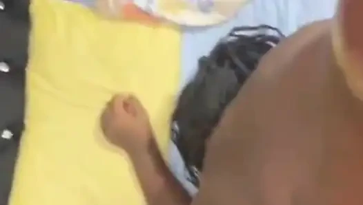 Принимая большой черный член в разных позах