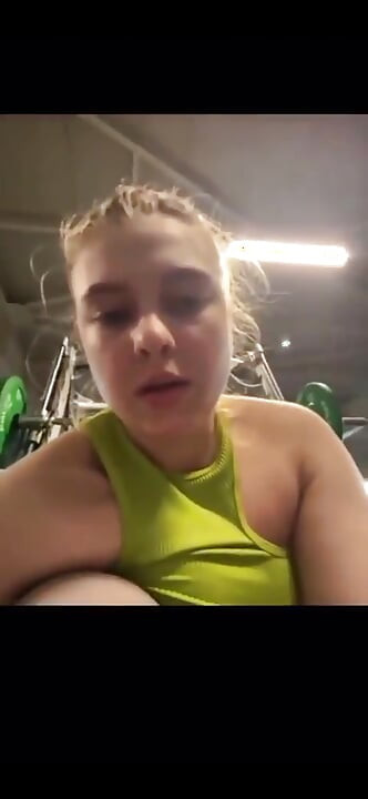 Latihan dan melancap di gim