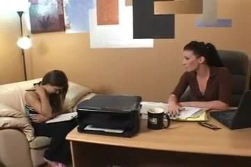 Ariel x shows her how its done