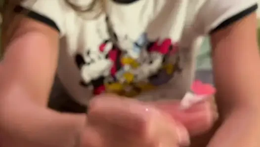 Ayaklarıma boşalıyor ayakla mastürbasyon