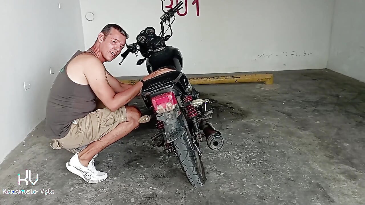 My Neighbor Came for Water and Gave Me His Huge Erect Cock in My Mouth and Empty His Semen Into My Anus