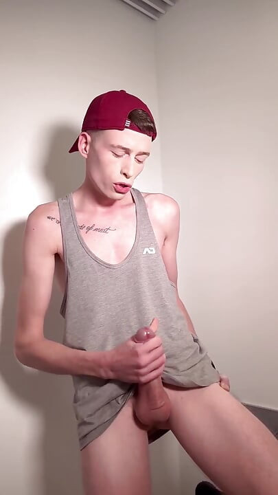 Craig Kennedy Teases & Shows off His Massive Dick in Grey Tank Top - Big Load Coming