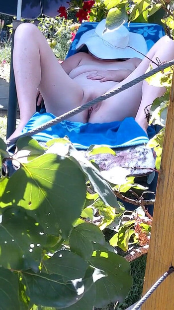 Must-share okamžik z "Ale pak se soused může znovu podívat skrz plot"