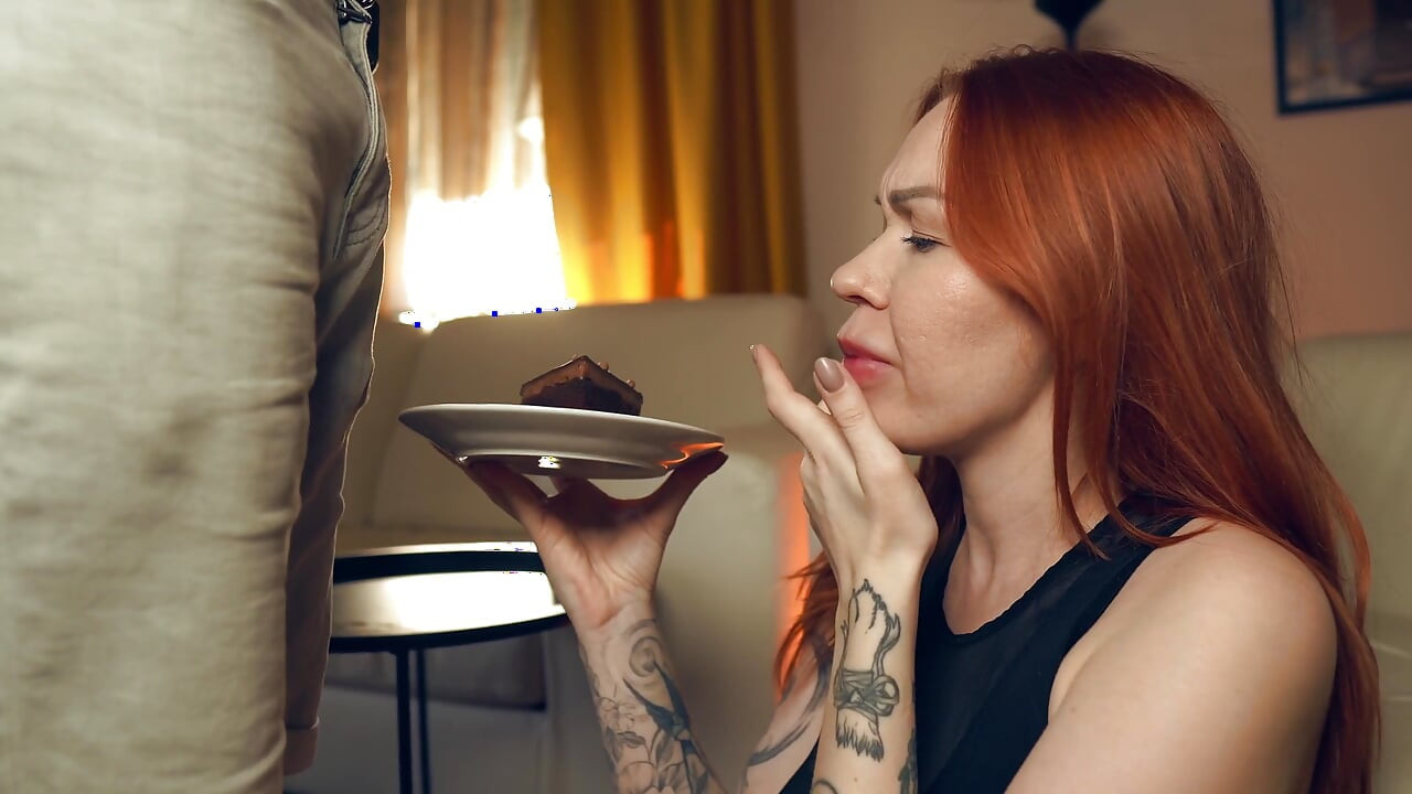 Step Mom's Kinky Cum-eating Cake Fetish in Steamy Kitchen Turns Into a Forbidden Food Porn Fantasy That Satisfies Her