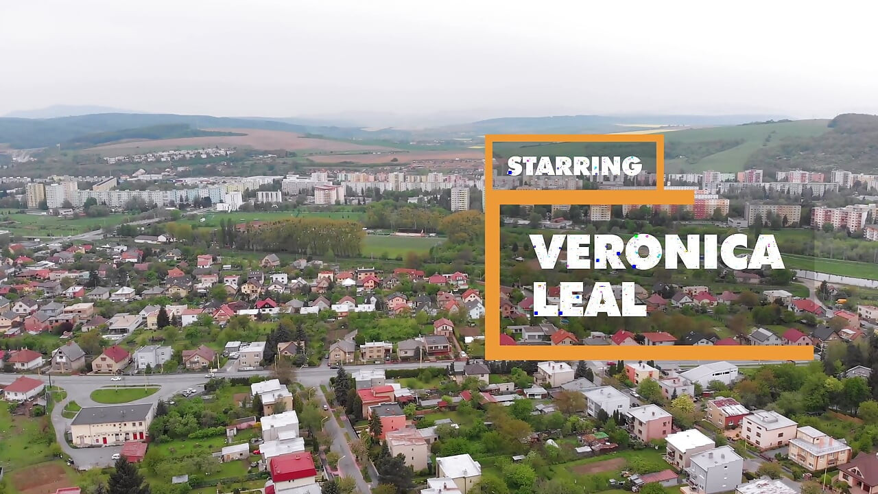 En primer plano - trío anal con tu novia rubia caliente Veronica Leal