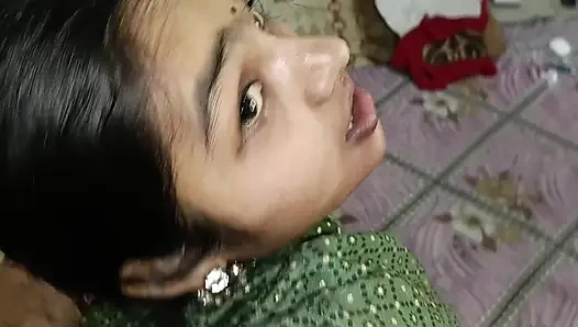 Rekaman seks tante semok india dientot gaya doggy sama devar di kamar tidur