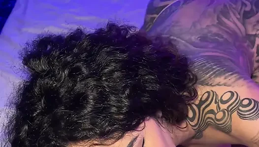 Arabelle raphael genießt vibrator und analficken, bis sie kommt